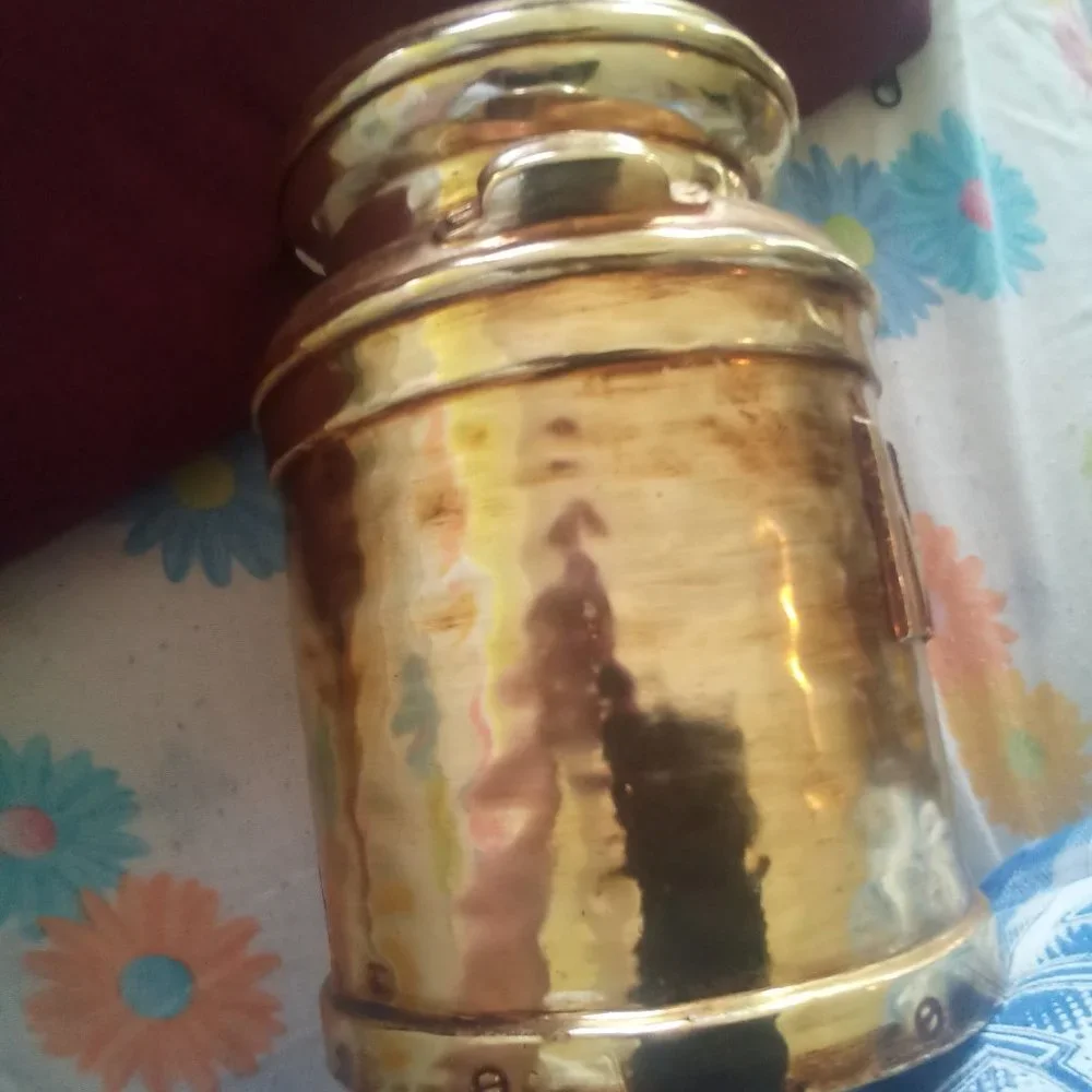 👵EUC GOLD  Vintage Surrey flowers and gifts MILK JUG